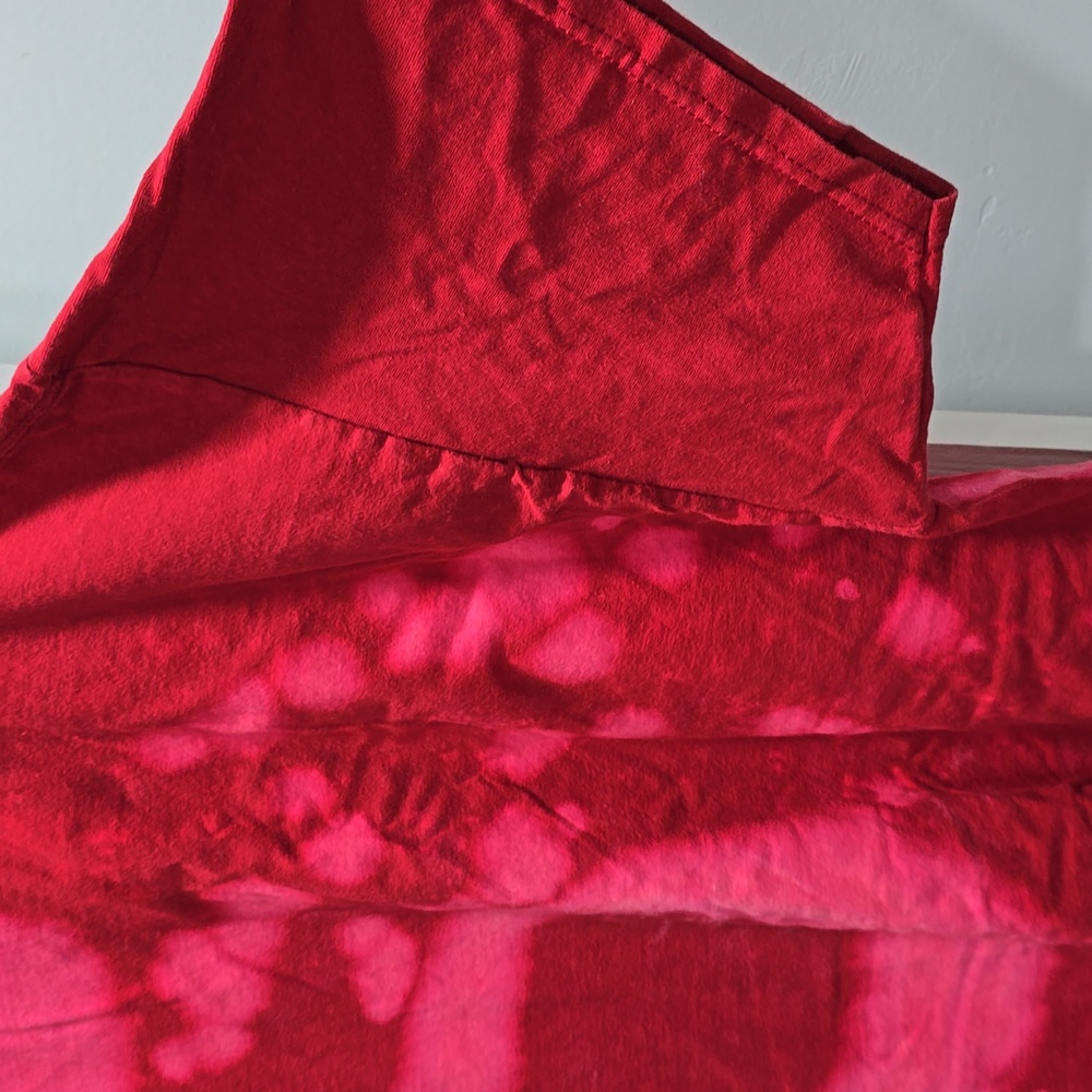 Red Tie Dye Shirt๐๐HP๐๐ - Picture 10 of 12